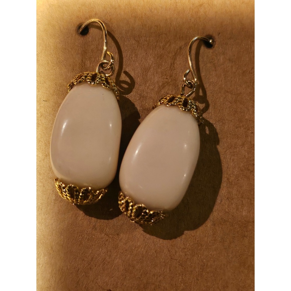 Vintage Gold Tone Filigree Cream Teardrop Dangle Earrings French Hook Boho